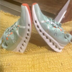 On Running On Cloud Cloud Surfer